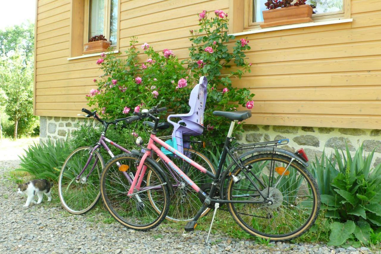 Chez Geppetto Bed and Breakfast Saint-Georges-Nigremont Exteriör bild